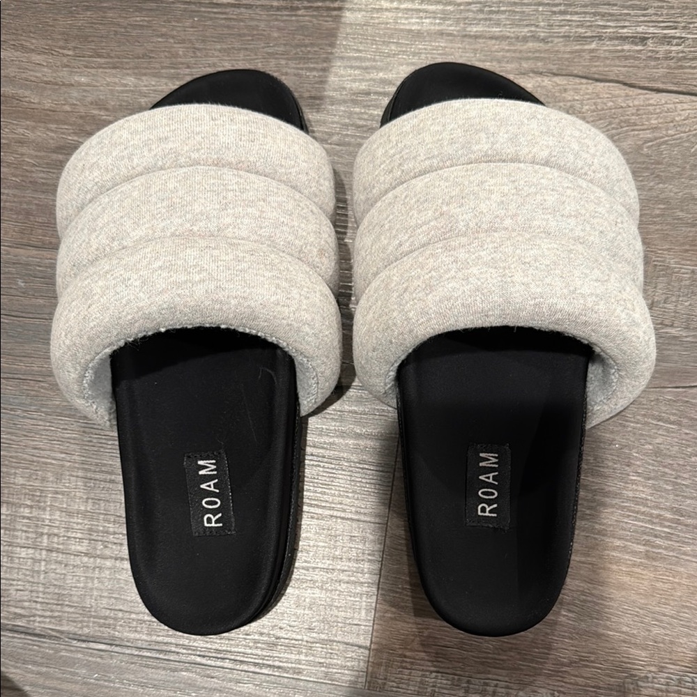 ROAM Women's Gray Slide Sandals